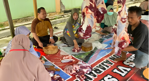 Penyembelihan hewan qurban Keluarga Besar SDN 012 Bontang Selatan